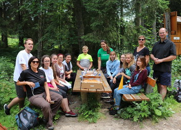 Dobrovolníci YoungCaritas.cz bořili hranice