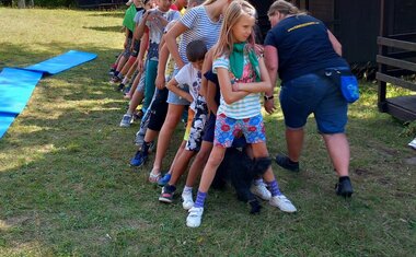 Seznámení s pejsky a ukázky canisterapie