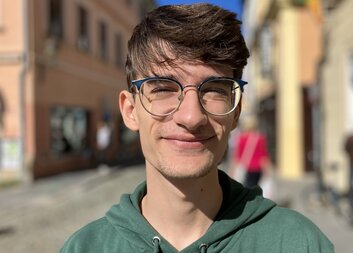 Poté, co jsem viděl válku na Ukrajině z obou stran, rozhodl jsem se pro charitní práci, říká dobrovolník Jesús