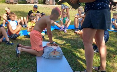 Tim resuscituje "Andulu" pod bedlivým dohledem Radky