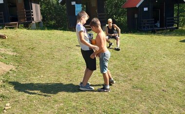 Olympiáda - tanec dvojic s pomelem a Dan jako rozhodčí