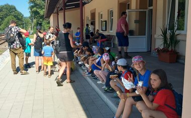 Čekání na vlak ve Vimperku - bohužel je to tak, jedeme domů